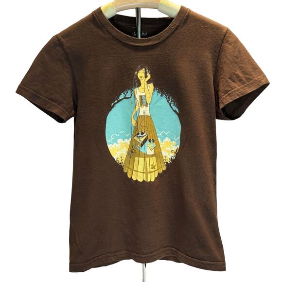 Women's Girl Turntable Short Sleeve T-Shirt, Small, EUC - Picture 1 of 3